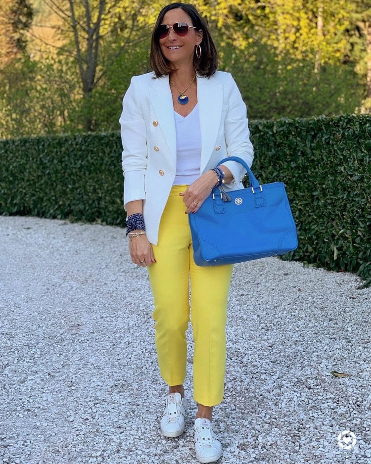 Trousers Yellow / Mustard - Tops (sweater- blouse- t-shirt...) White / Off White - Blazer  White / Off White 